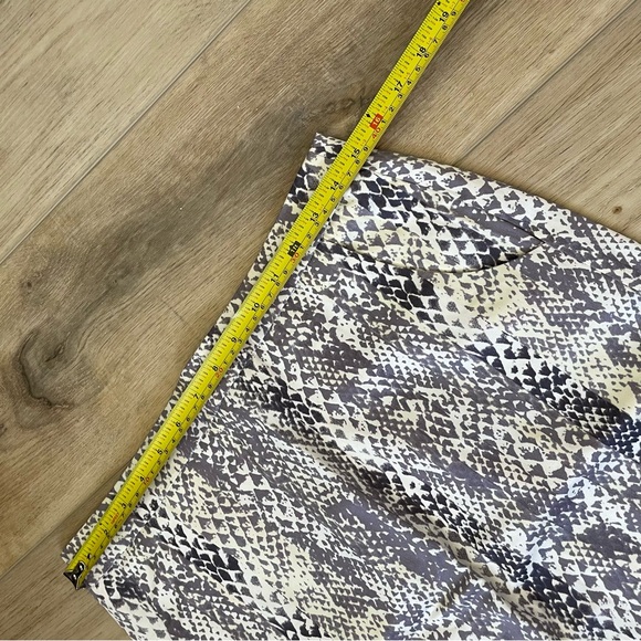 Snake Print Skirt w Pockets - Picture 5 of 14